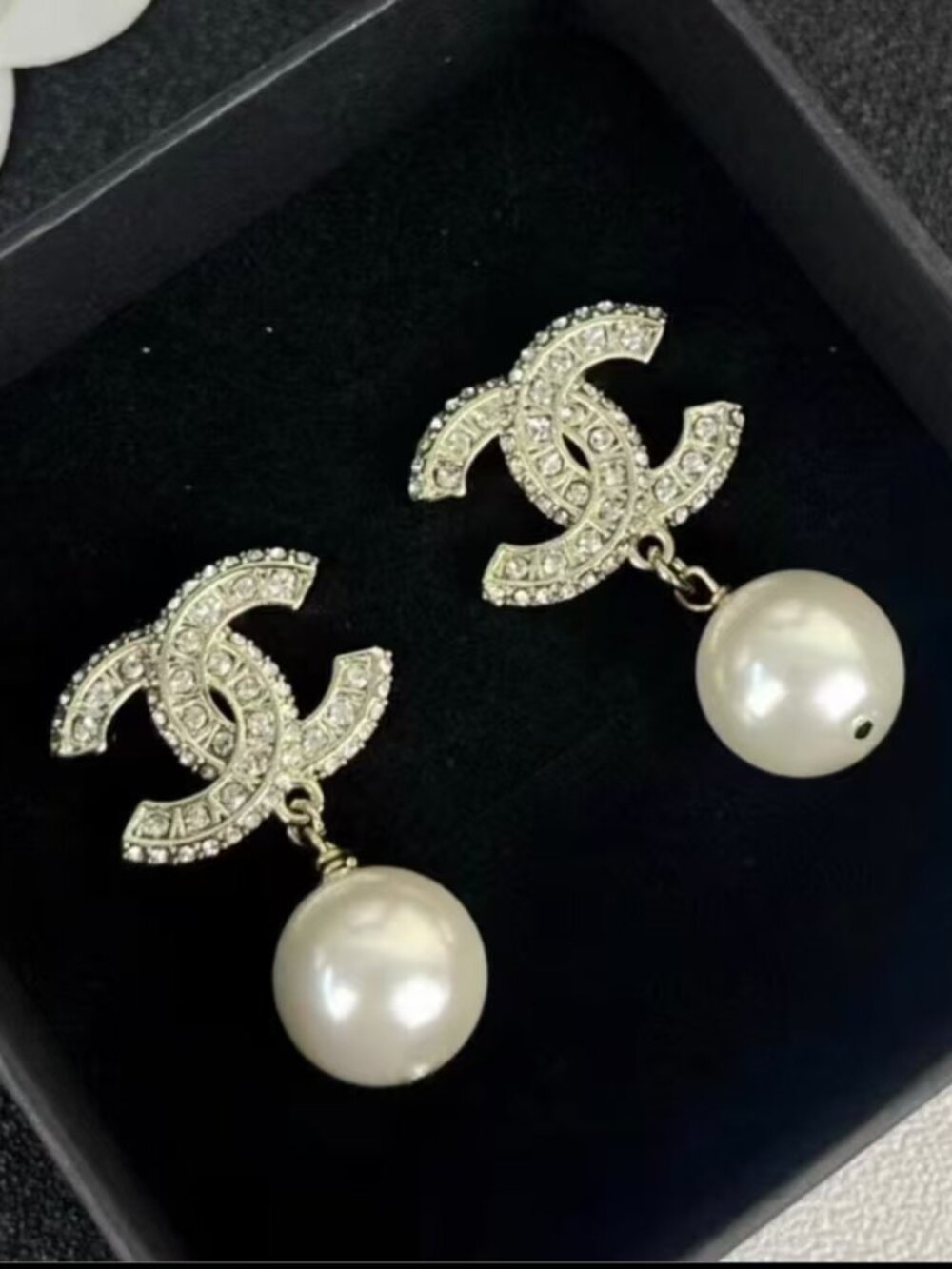 Chanel Classic CC Logo Pearl Stud Earrings - Picture 6 of 7